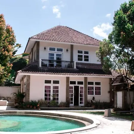 2 Bed Villa With Pool, Big Garden, Central Seminyak